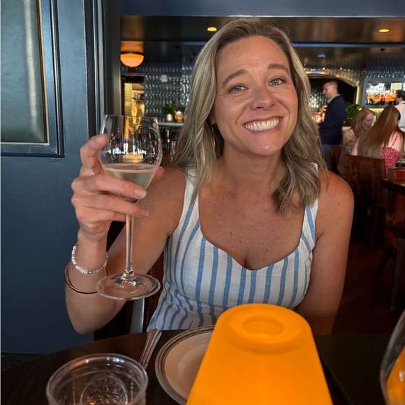 Meet your Posher, Lisa - Picture 1 of 1